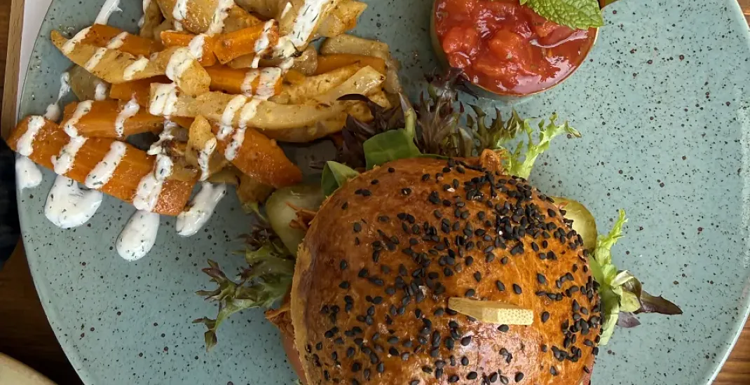 Ochutnejte naše skvělé burgery v Restauraci Park!